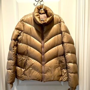 Women’s Athleta puffer coat
